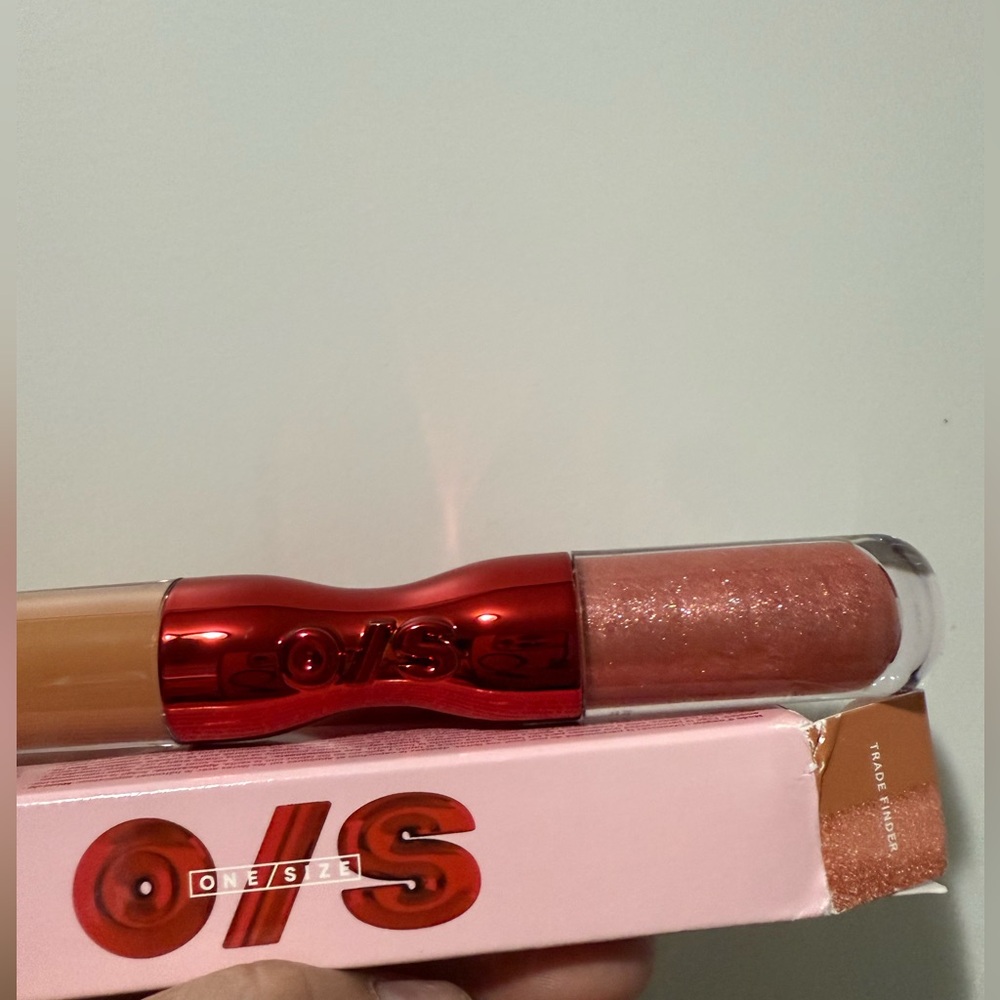 ONE/SIZE Lip Gloss in a Trade Finder